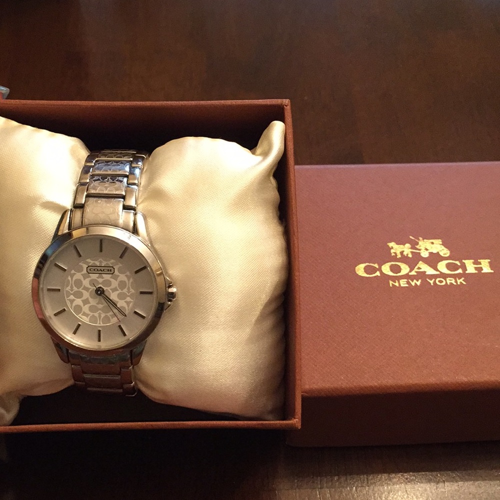 WOMENS COACH WATCH